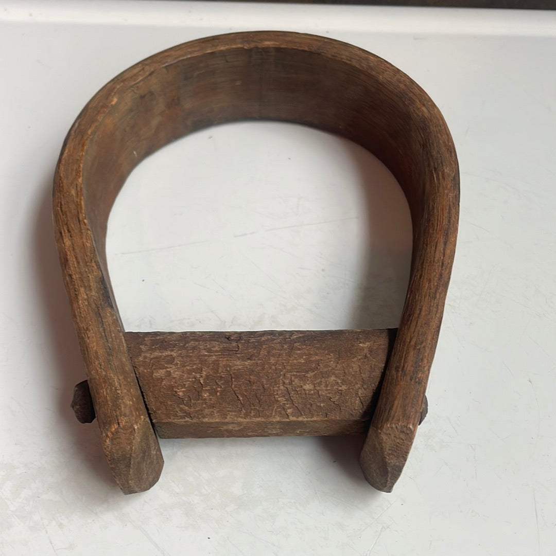 Round Antique Wood Stirrup