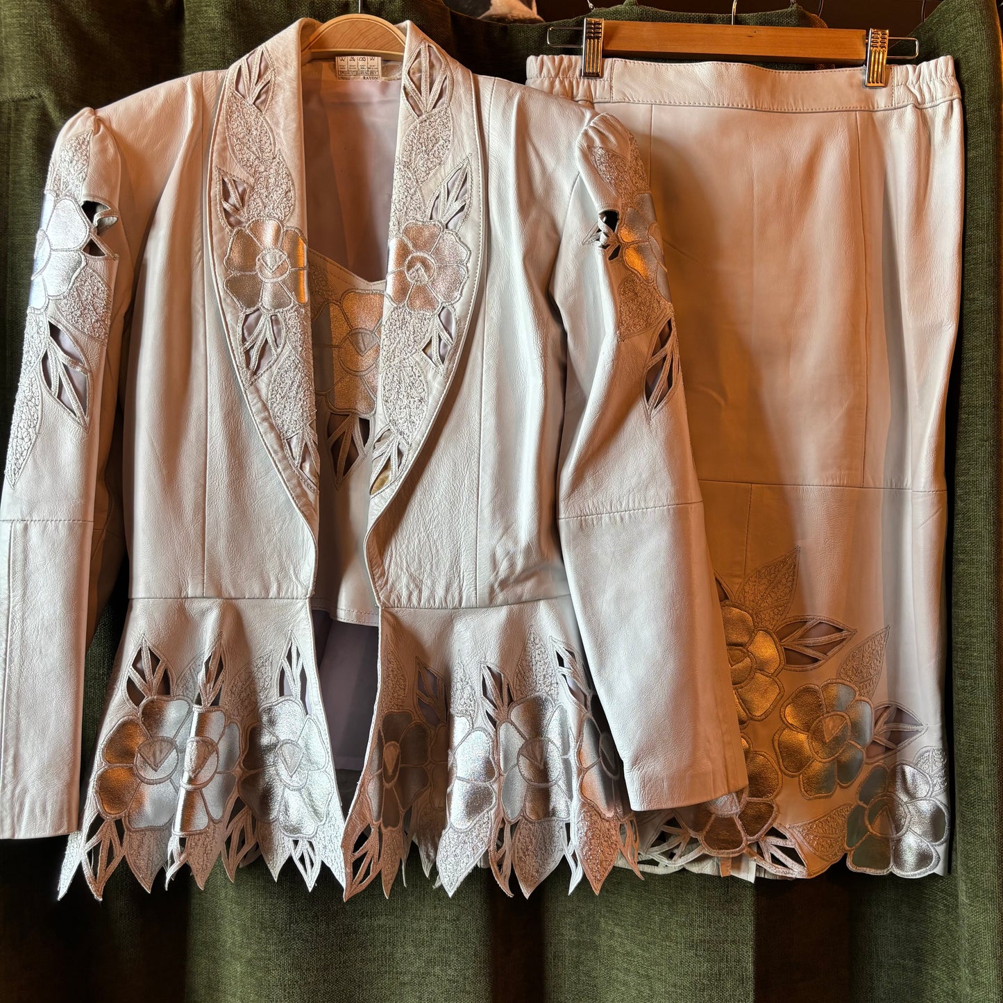 Vintage White and Silver Leather 3-Piece Set