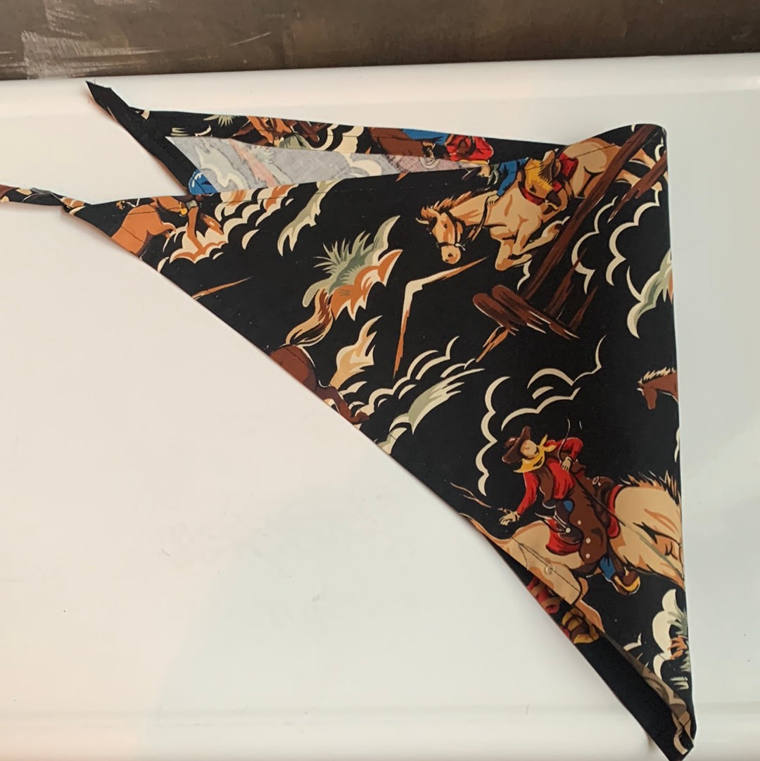 Adjustable dog bandana with tie