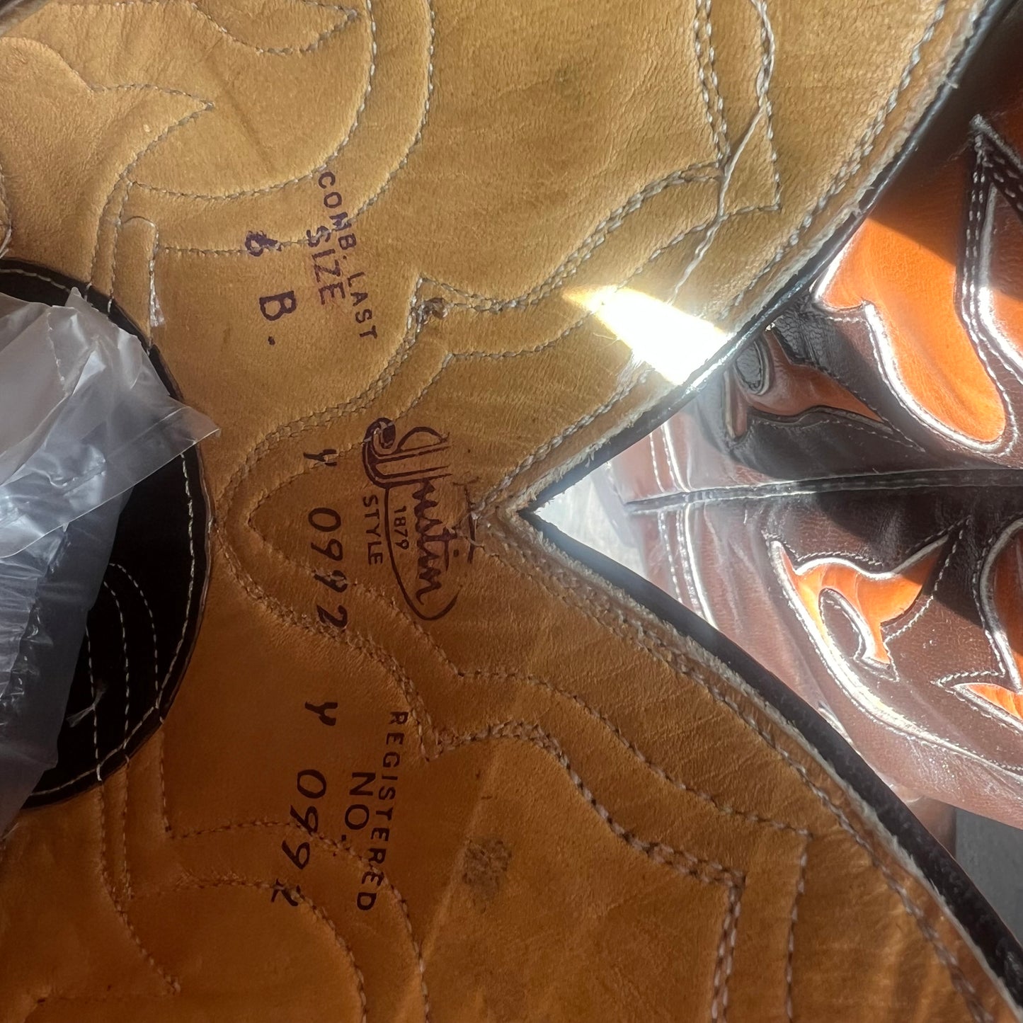 Justin Chestnut Brown Cowgirl Boots