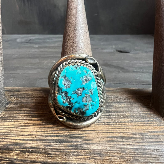 Chunky Turquoise Ring with Leaf Embellishment