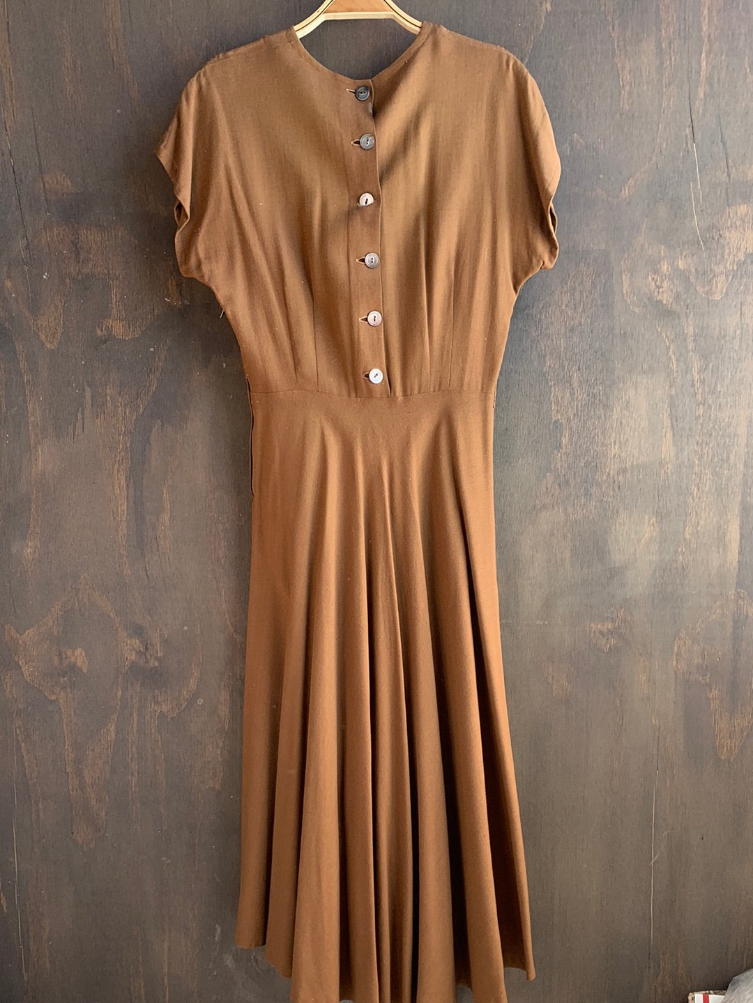 Vintage brown button-back dress with embroidered pocket