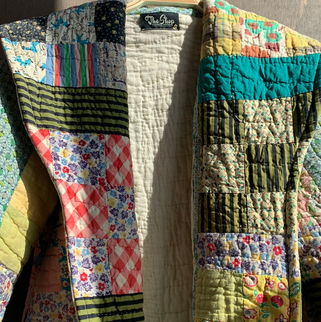 Vintage multi-color quilt coat with XL lapels (S)