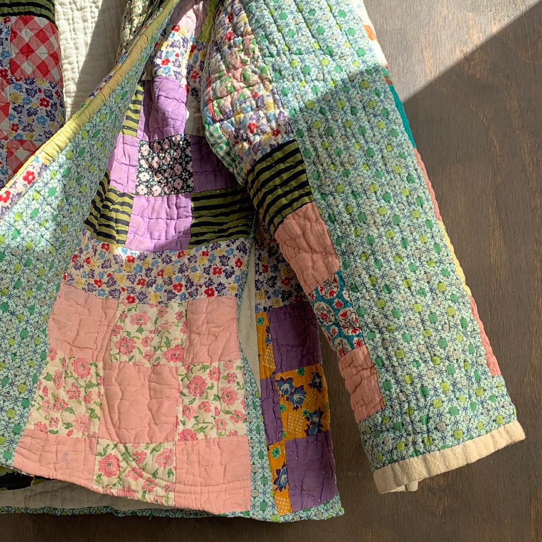 Vintage multi-color quilt coat with XL lapels (S)