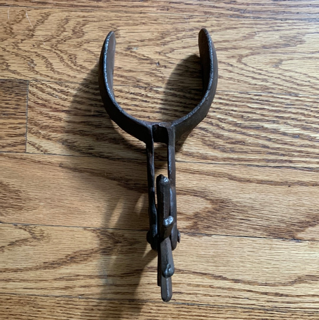 8-point antique spur