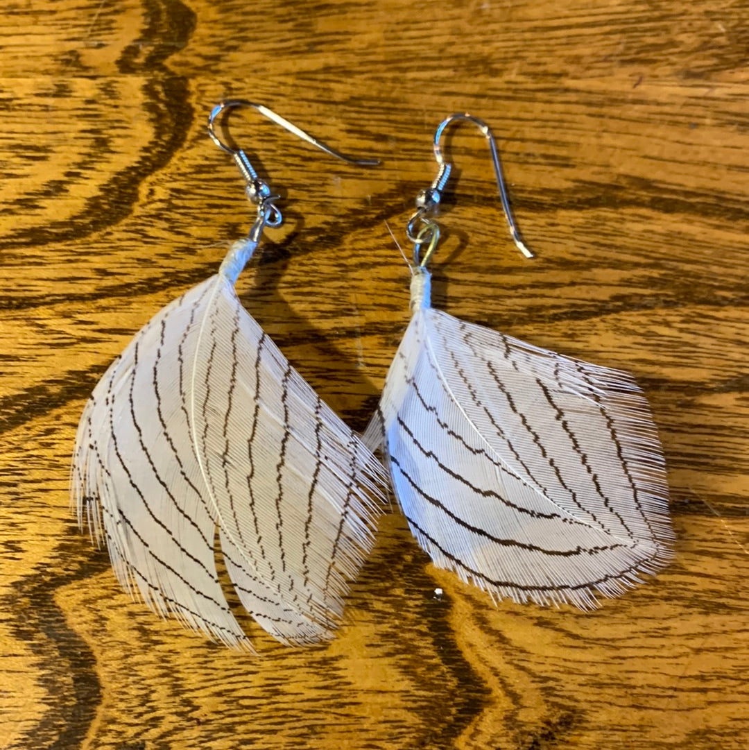 White & black feather earri
