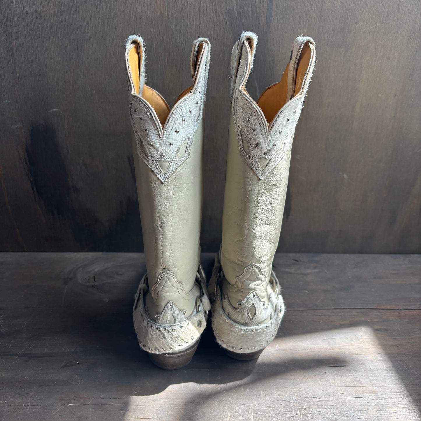 Diamond T Cream Cowhide Boots