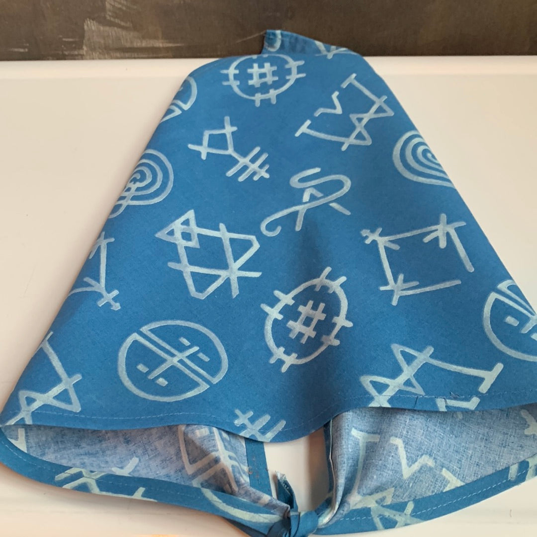 Adjustable dog bandana with tie