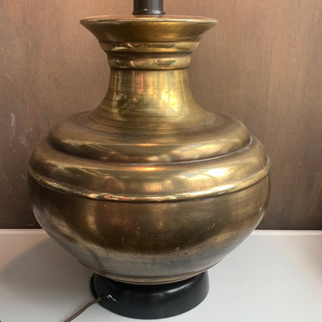 Brass urn style table lamp