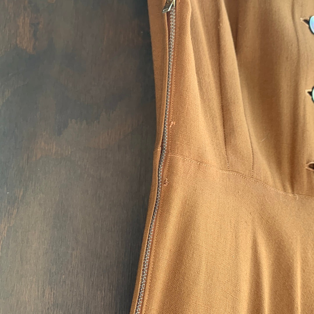 Vintage brown button-back dress with embroidered pocket