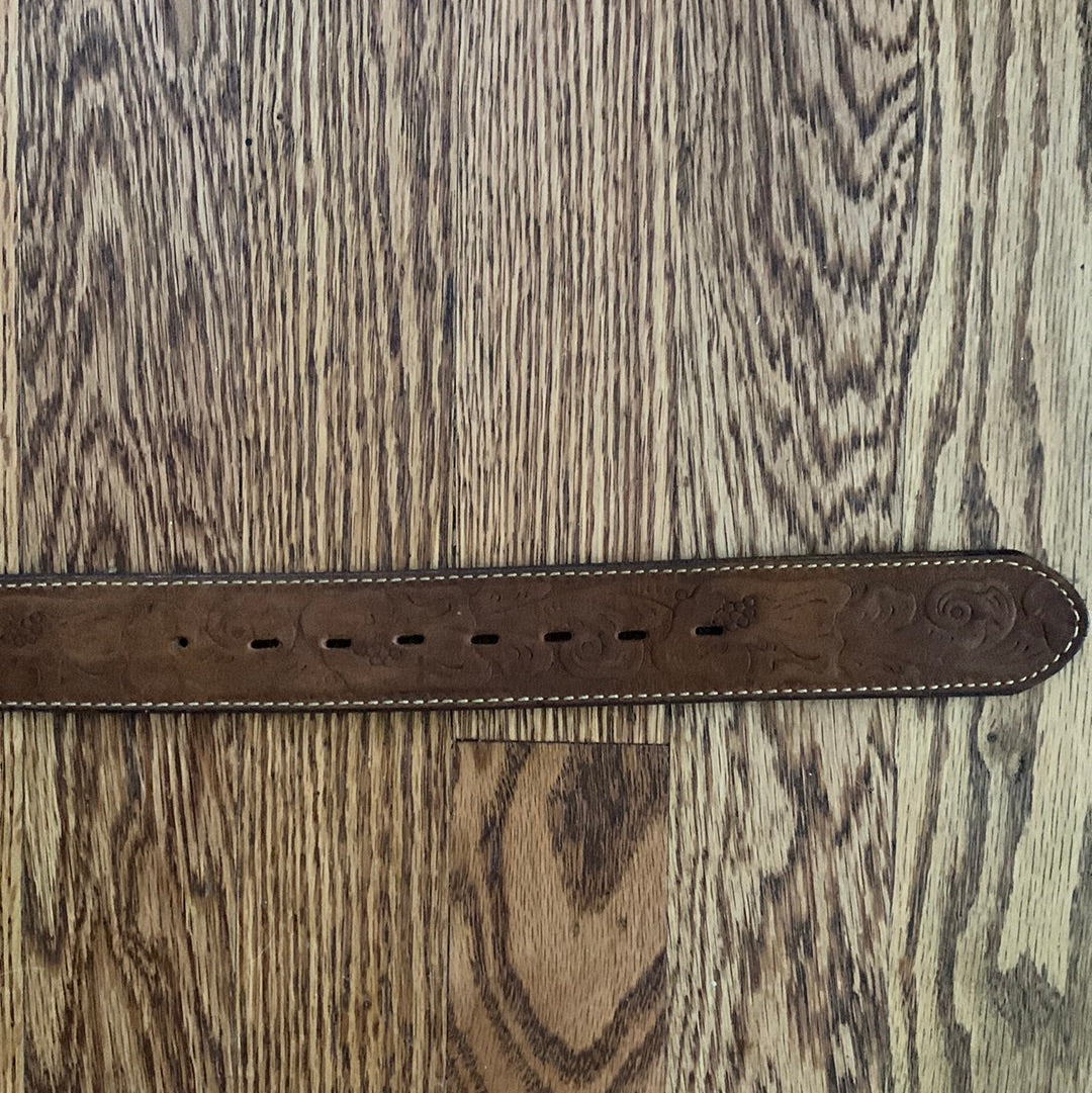 Wrangler leather belt with silver & gold cowboy buckle