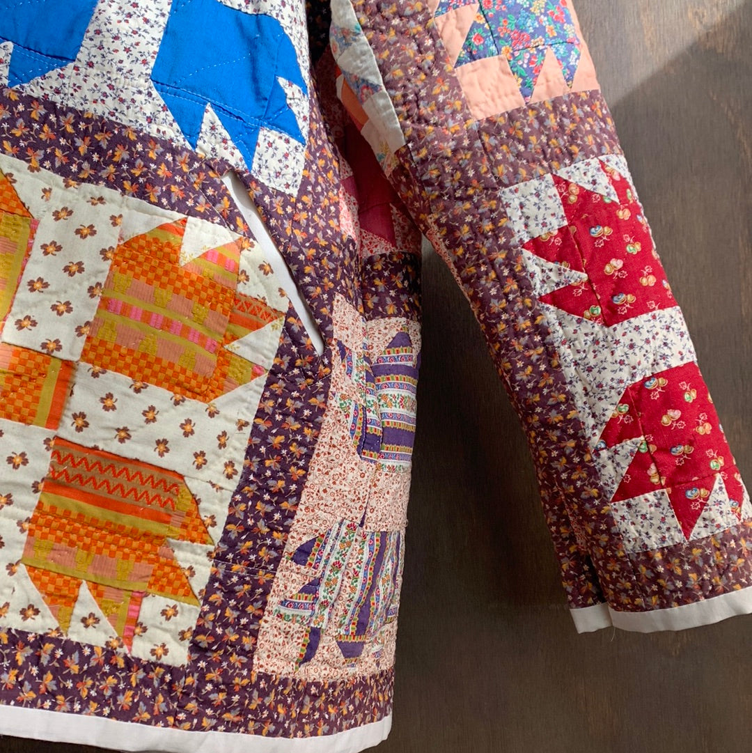 Vintage quilt coat with white trim & hood (M)