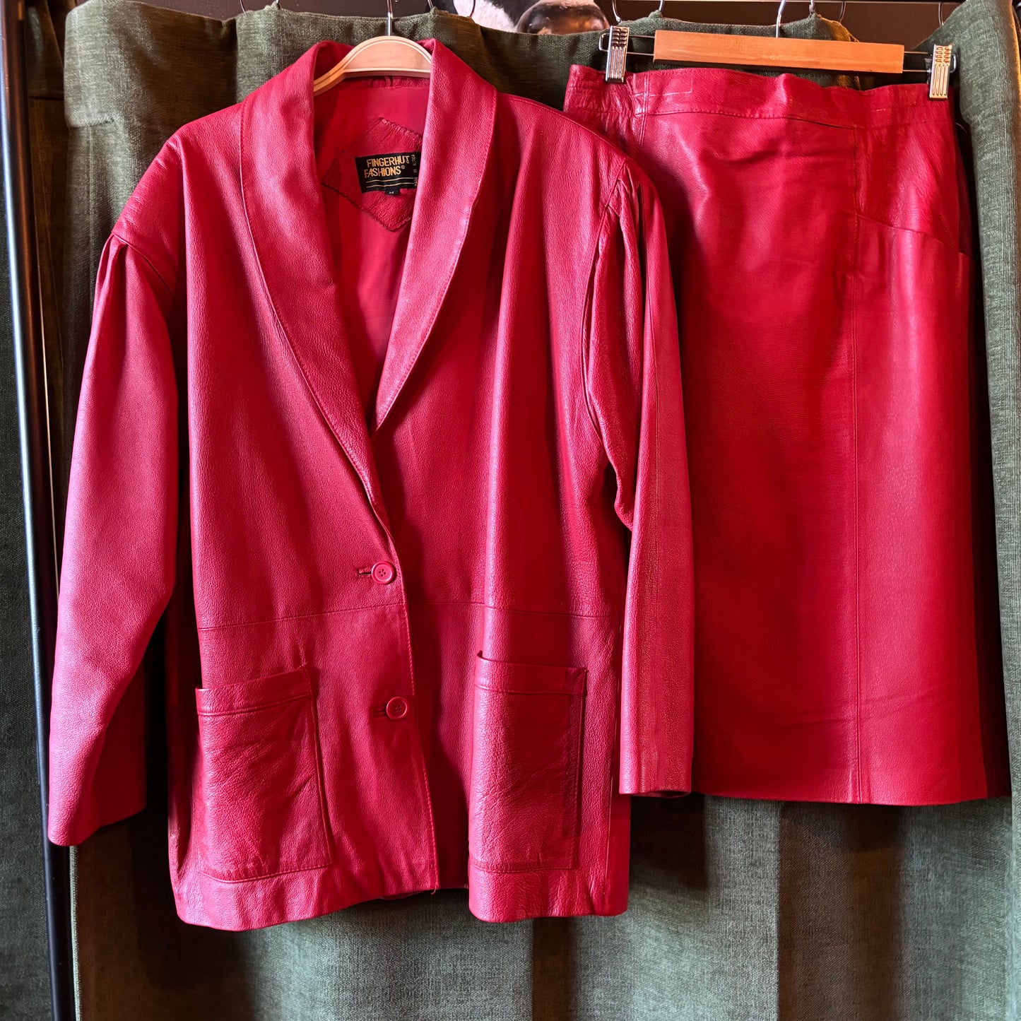 Vintage Fingerhut Red Leather Set