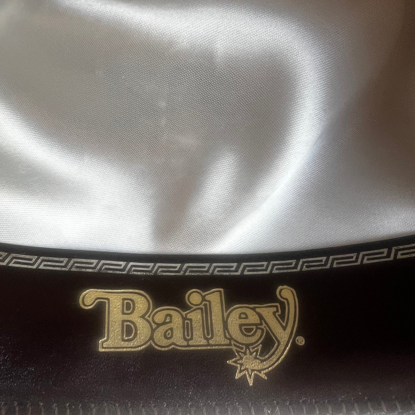 Bailey Long Oval 2x Hat