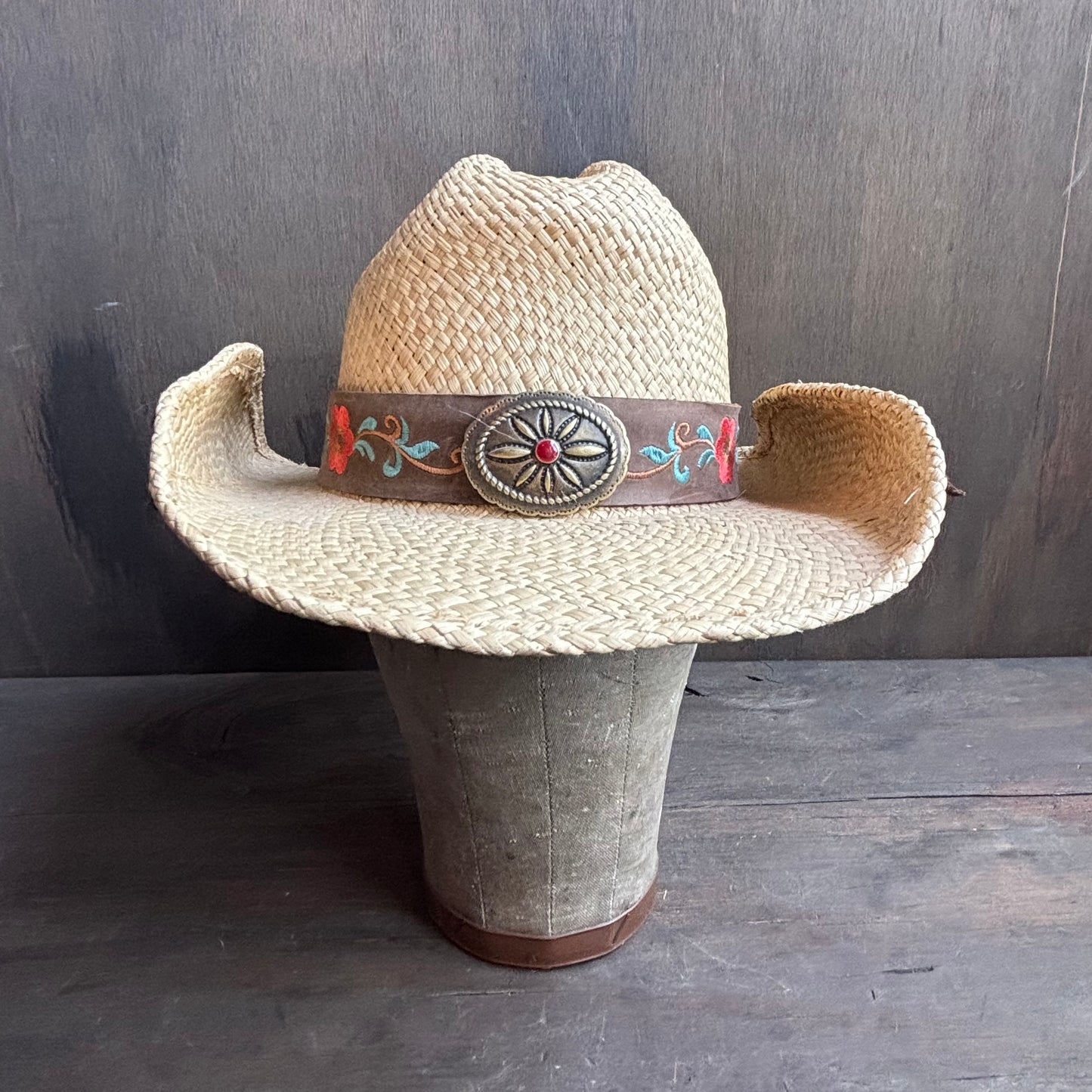 Bullhide Straw Hat with Floral Details
