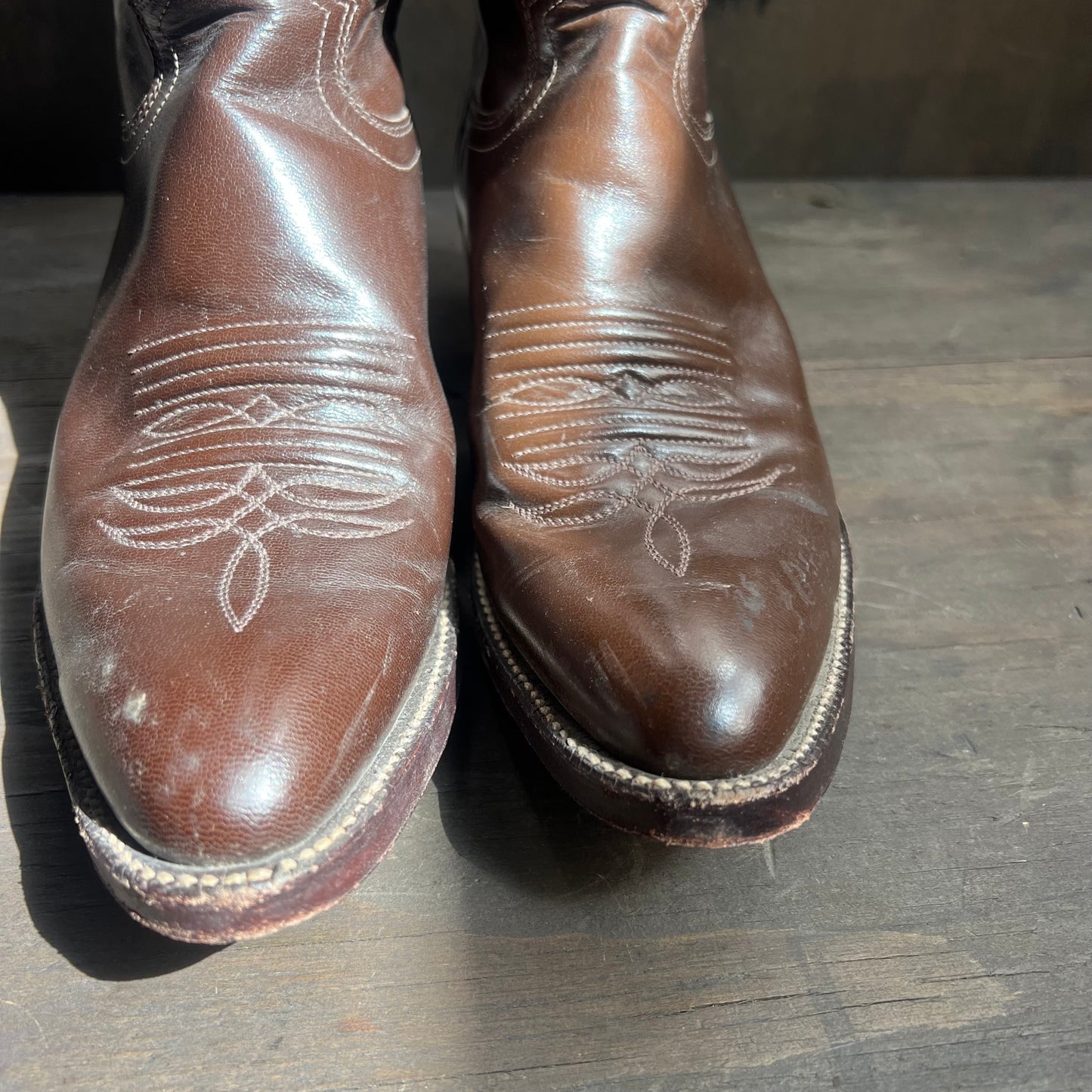 Justin Chestnut Brown Cowgirl Boots