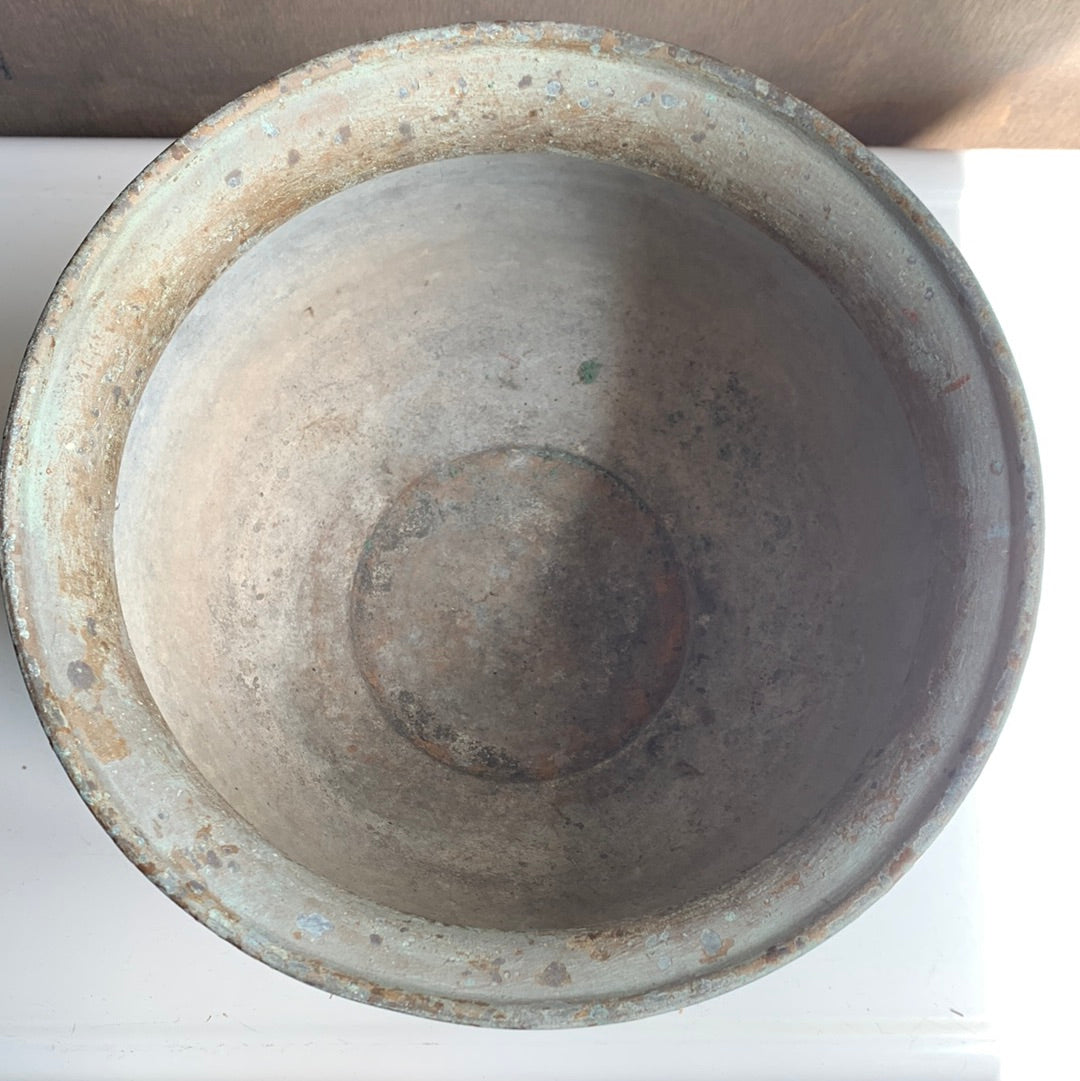 Metal planter with lion handles