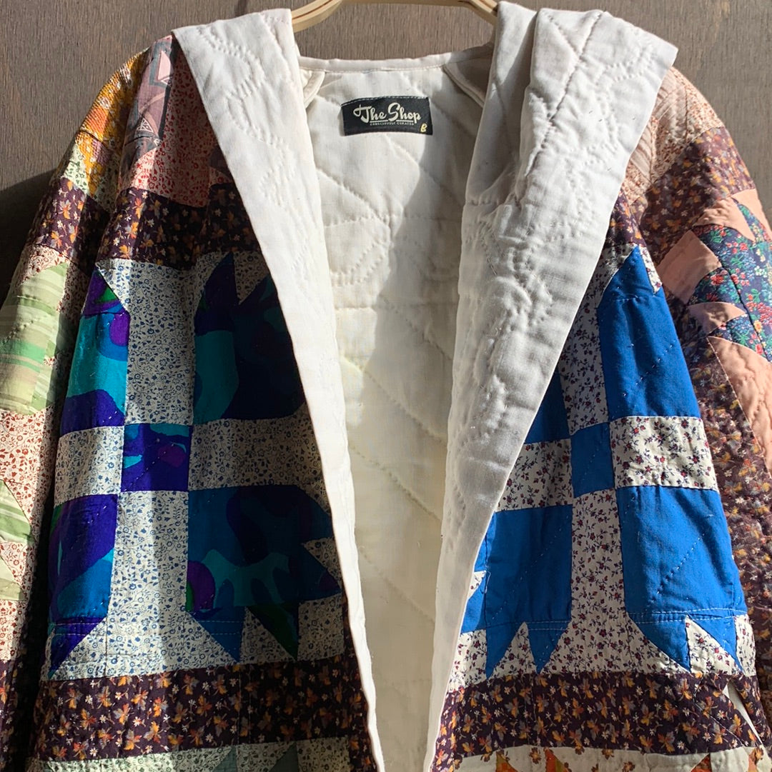 Vintage quilt coat with white trim & hood (M)