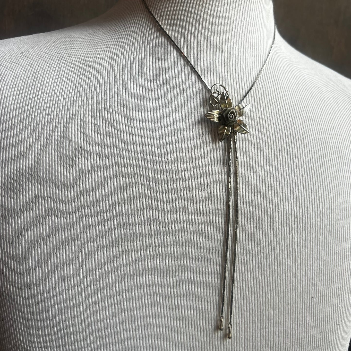 Gold Flower Chain Bolo