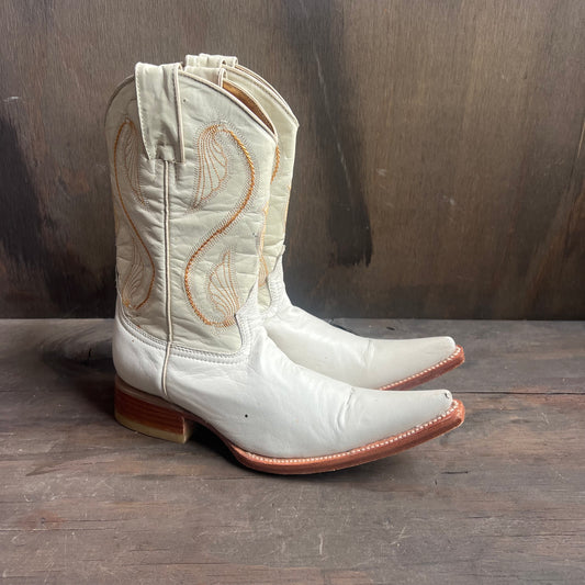 Donaldo White Pointed Toe Cowboy Boots