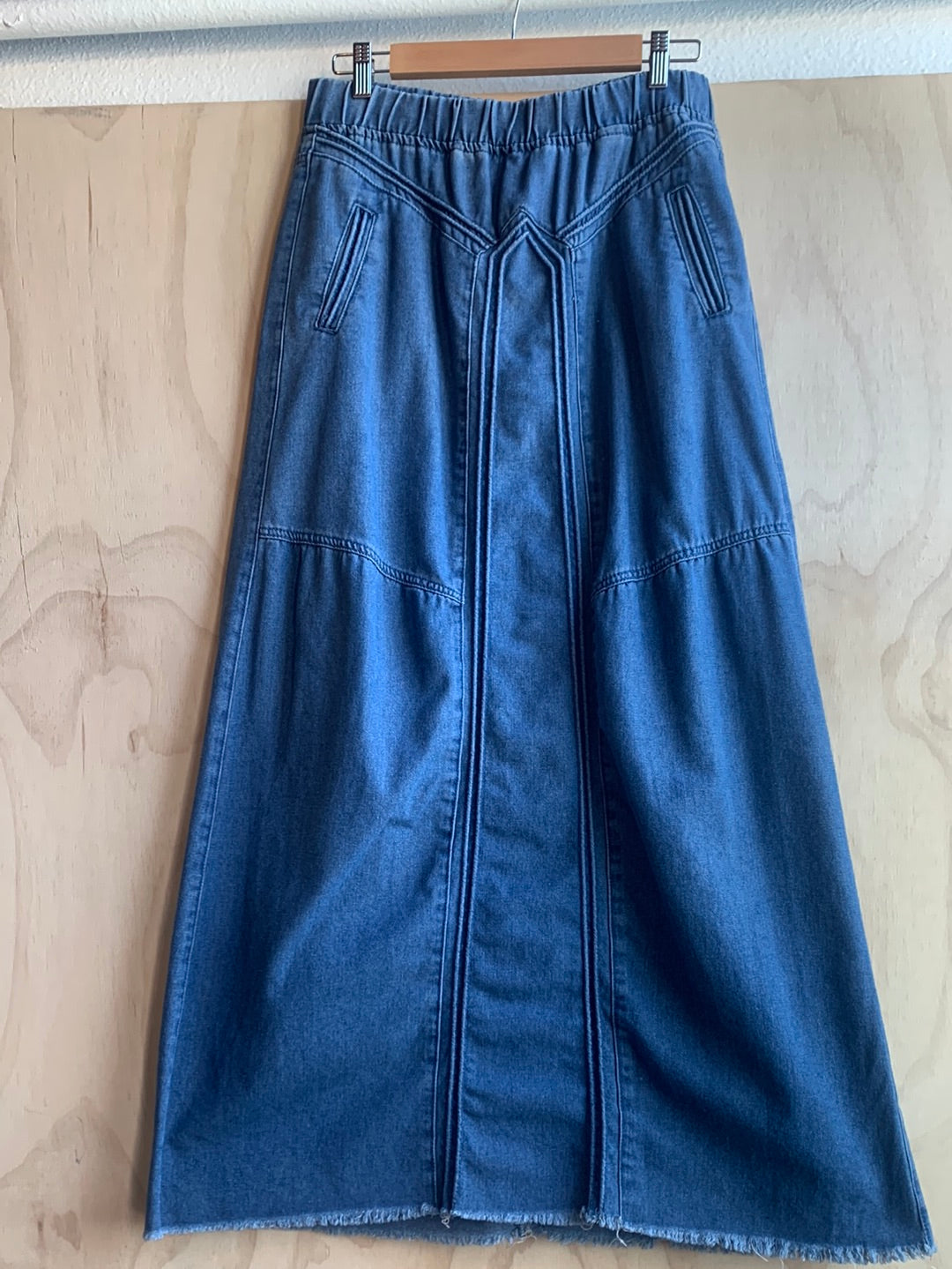 Denim maxi skirt with pockets
