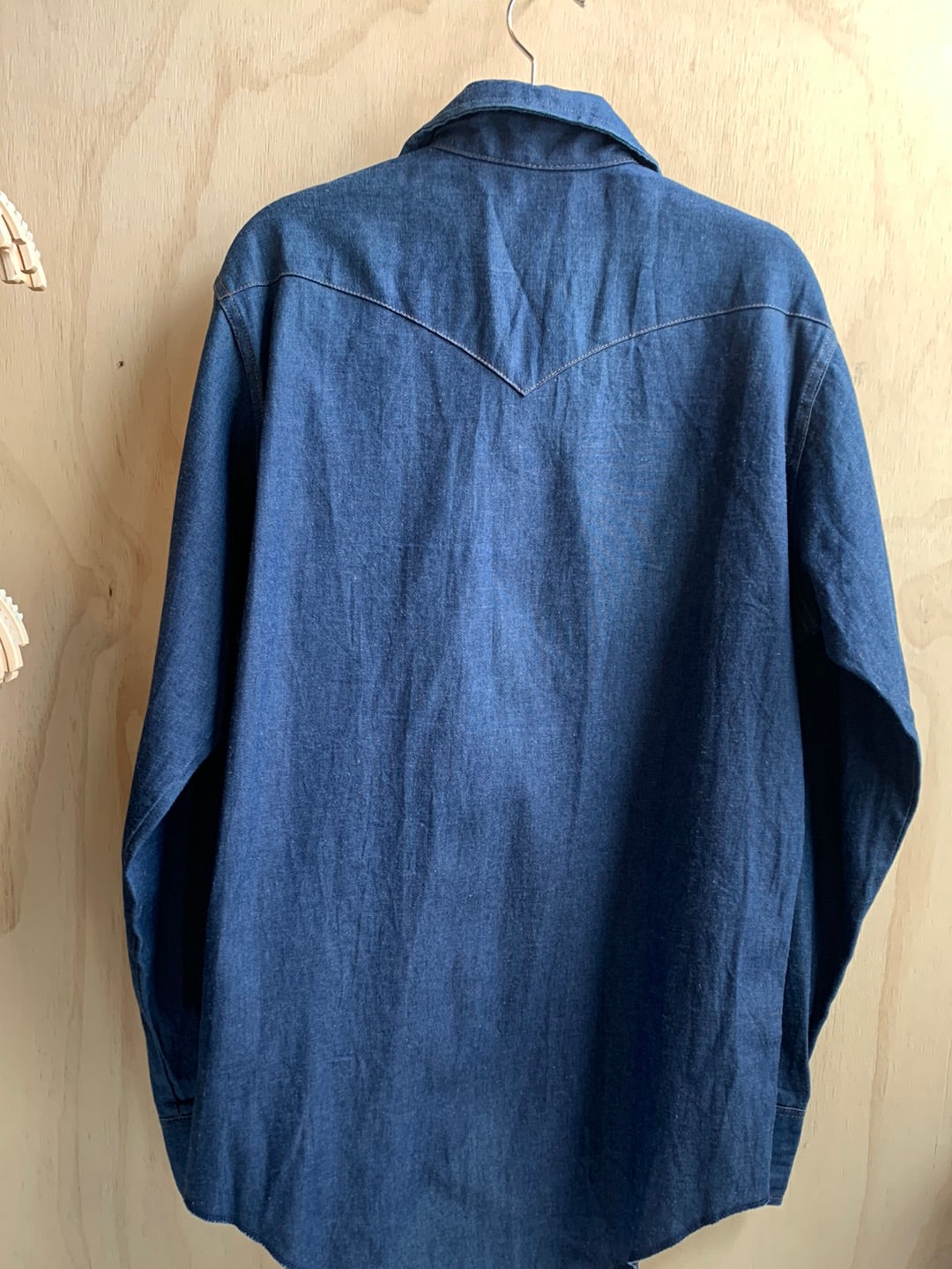 Wrangler rigid denim shirt with pearl snaps