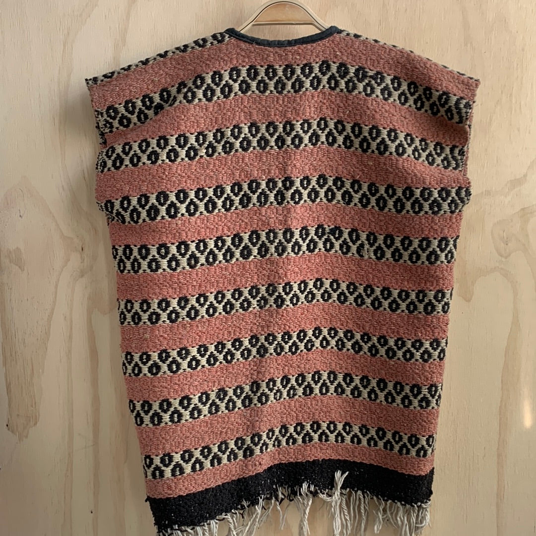 Woven vest with fringe & pockets