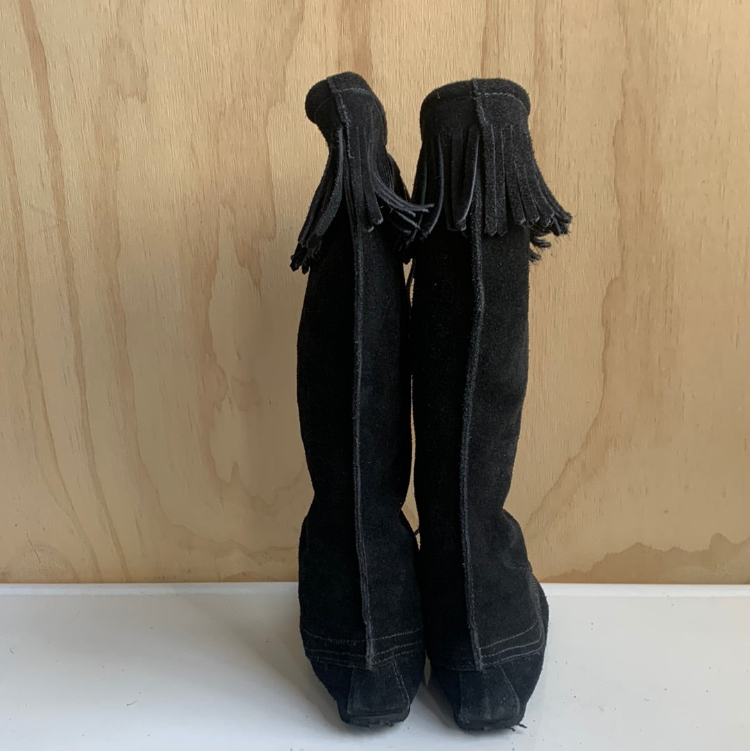 Minnetonka black suede lace up boots