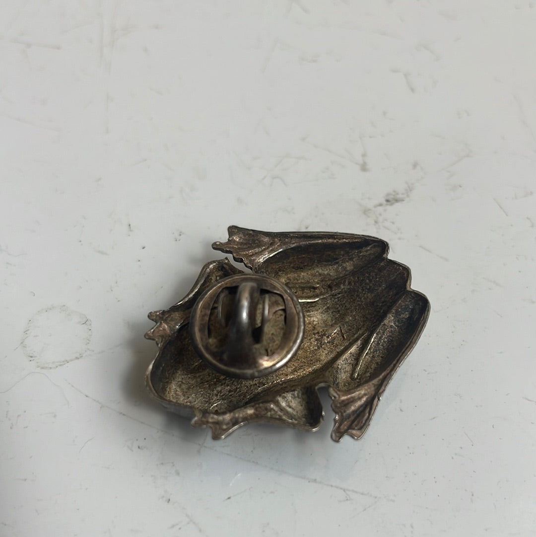 Silver Frog Pin