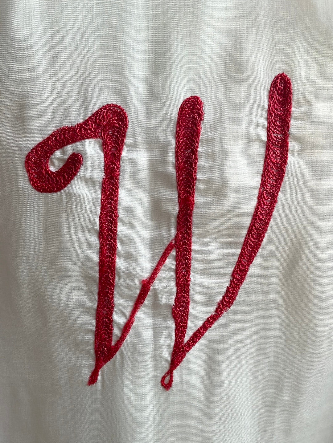 Vintage White embroidered “W” short sleeved shirt