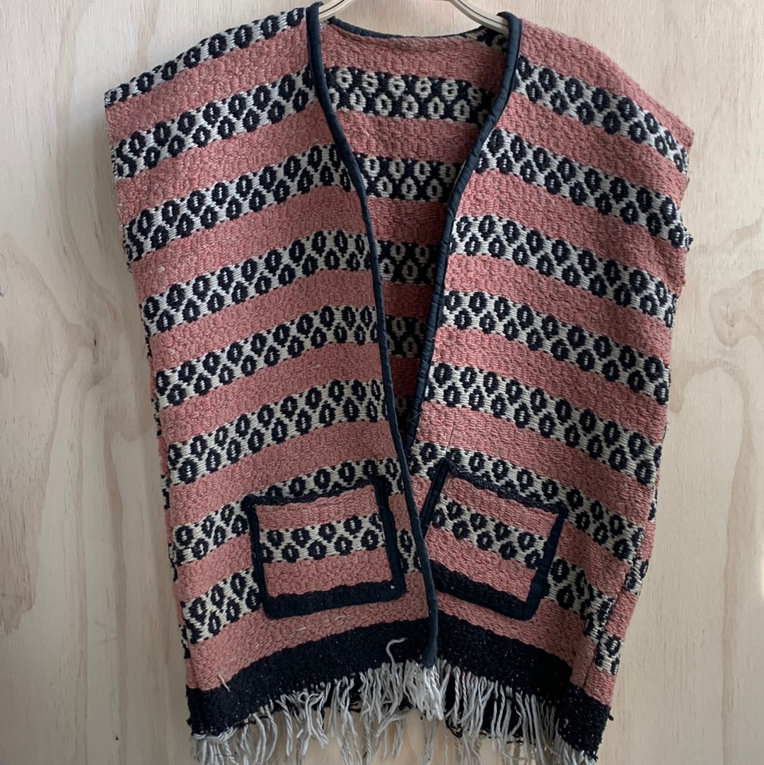 Woven vest with fringe & pockets