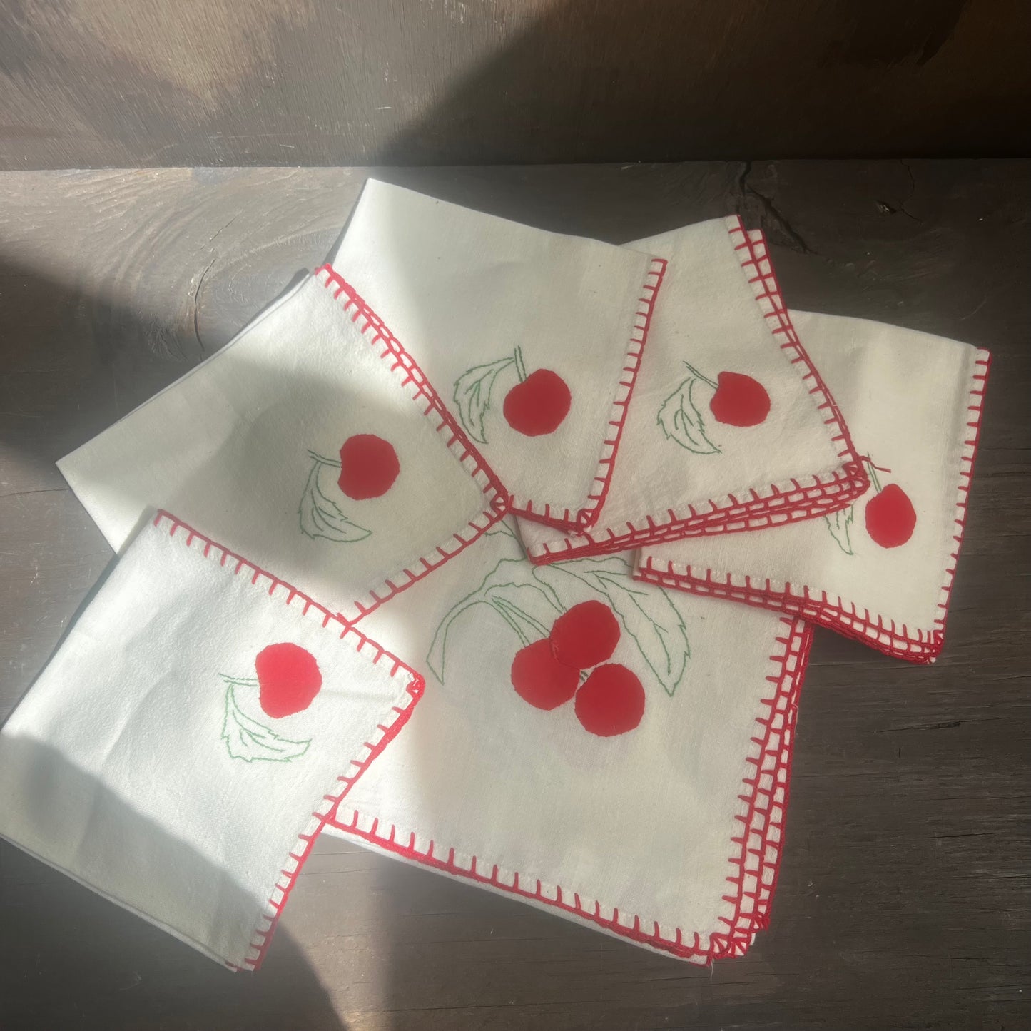 Apple Tablecloth Set