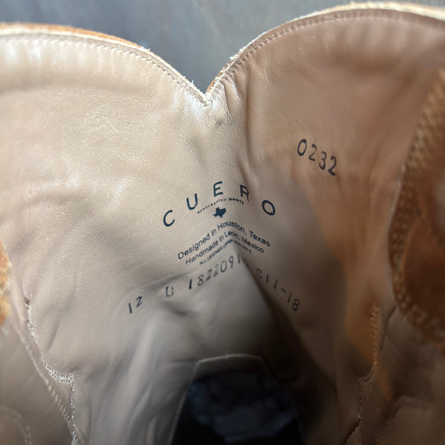 Cuero Tan Roughout Roper Boot