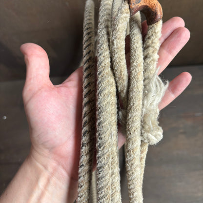 Lasso with Leather Hold