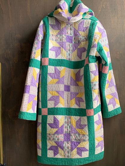 Vintage quilt hooded duster with green trim (M)