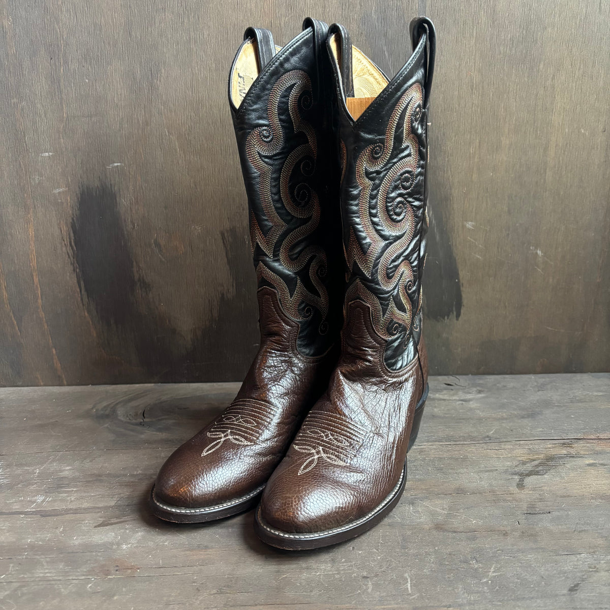 Tony Lama Two-Tone Leather Western Boots VINTAGE TONY LAMA COWBOY BOOTS | 2 tone cream and brown main image 2