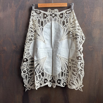 Vintage Square Lace Runner