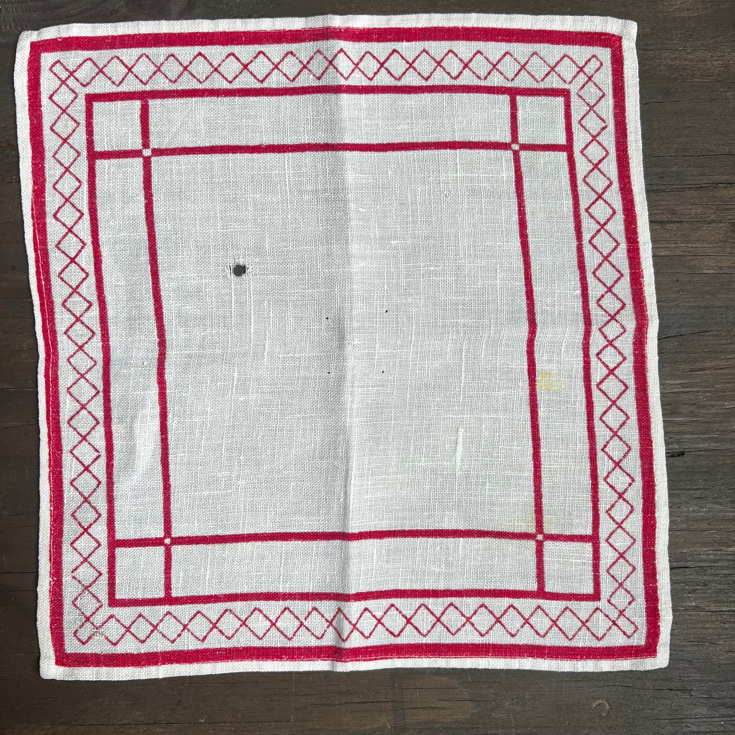 Red and White Linen 3 Napkin Set