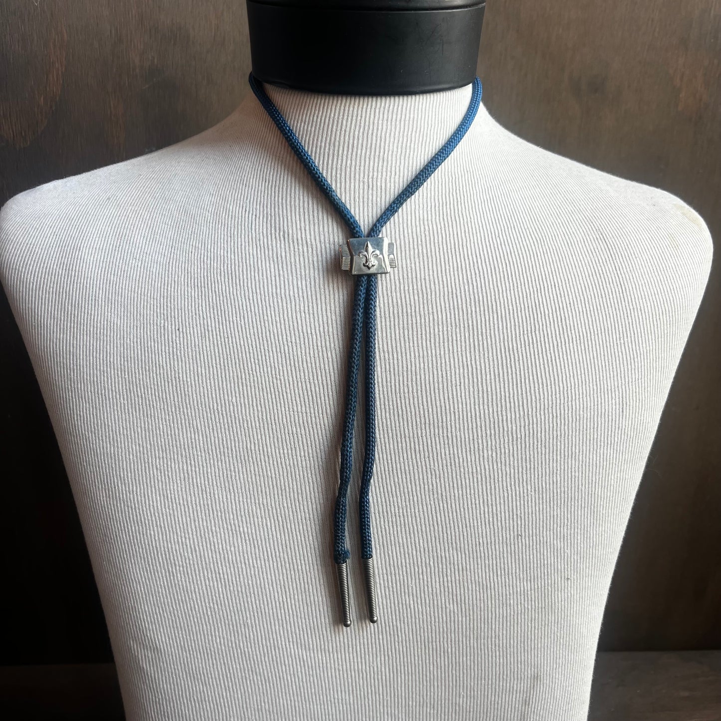 Silver Victorian Fleur Bolo
