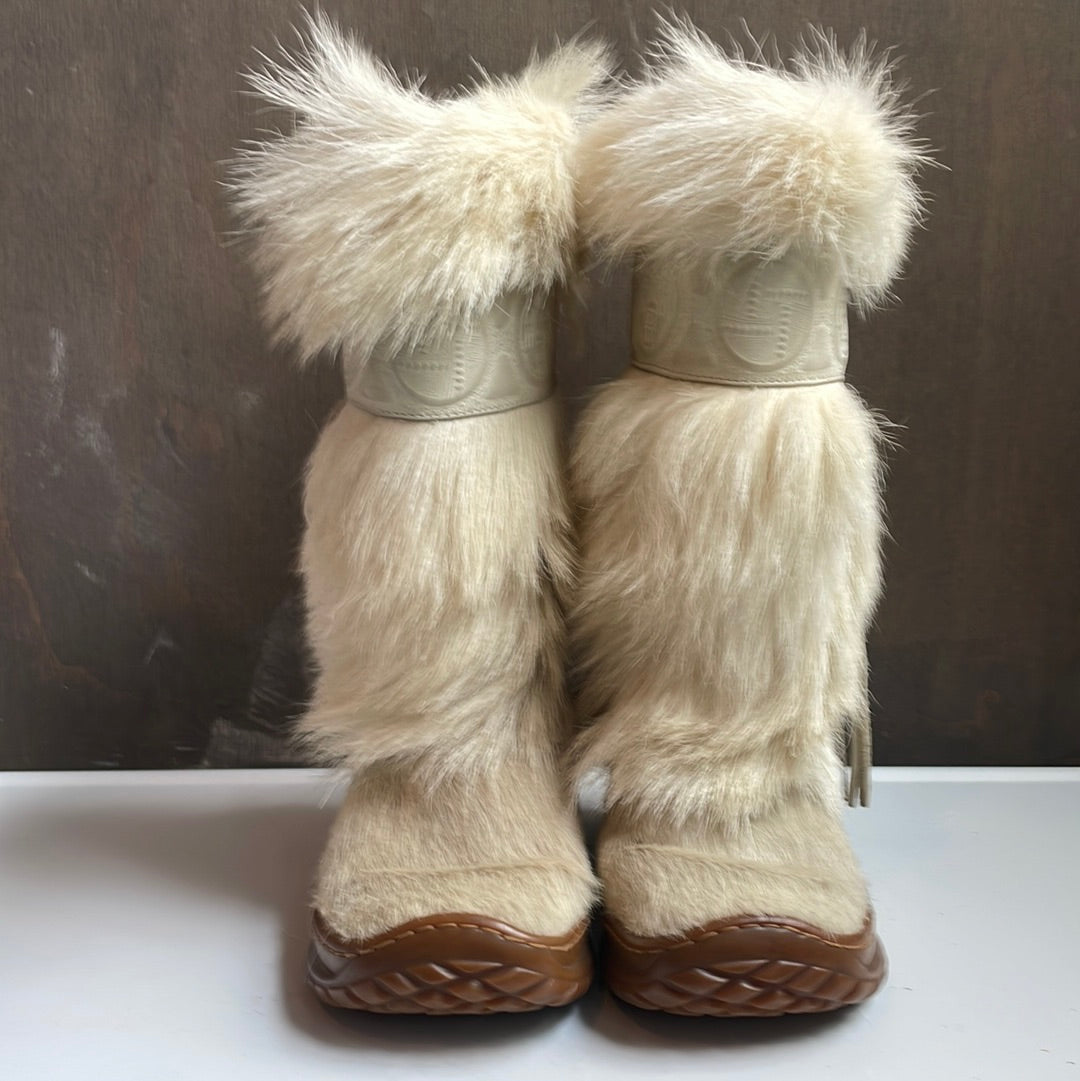 Oscar sport hot sale fur boots