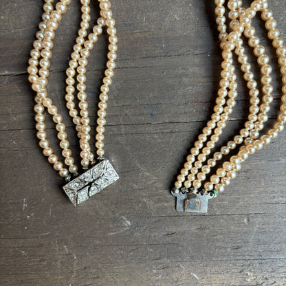 Short Costume Pearl Necklace