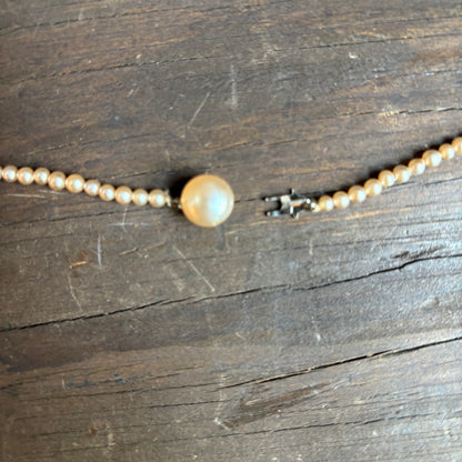 Short Costume Pearl Necklace
