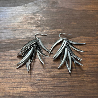 Vintage Metal Leaf Dangle Earrings