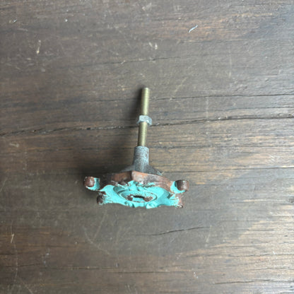 Keyhole Handle Pull