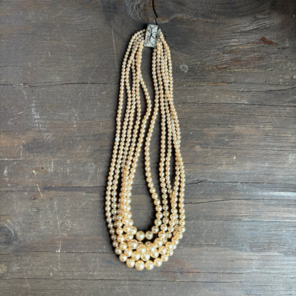 Short Costume Pearl Necklace