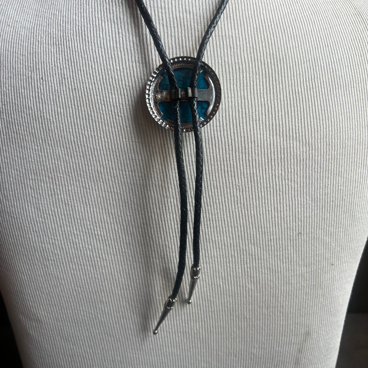 Faux Turquoise Circle Bolo Tie