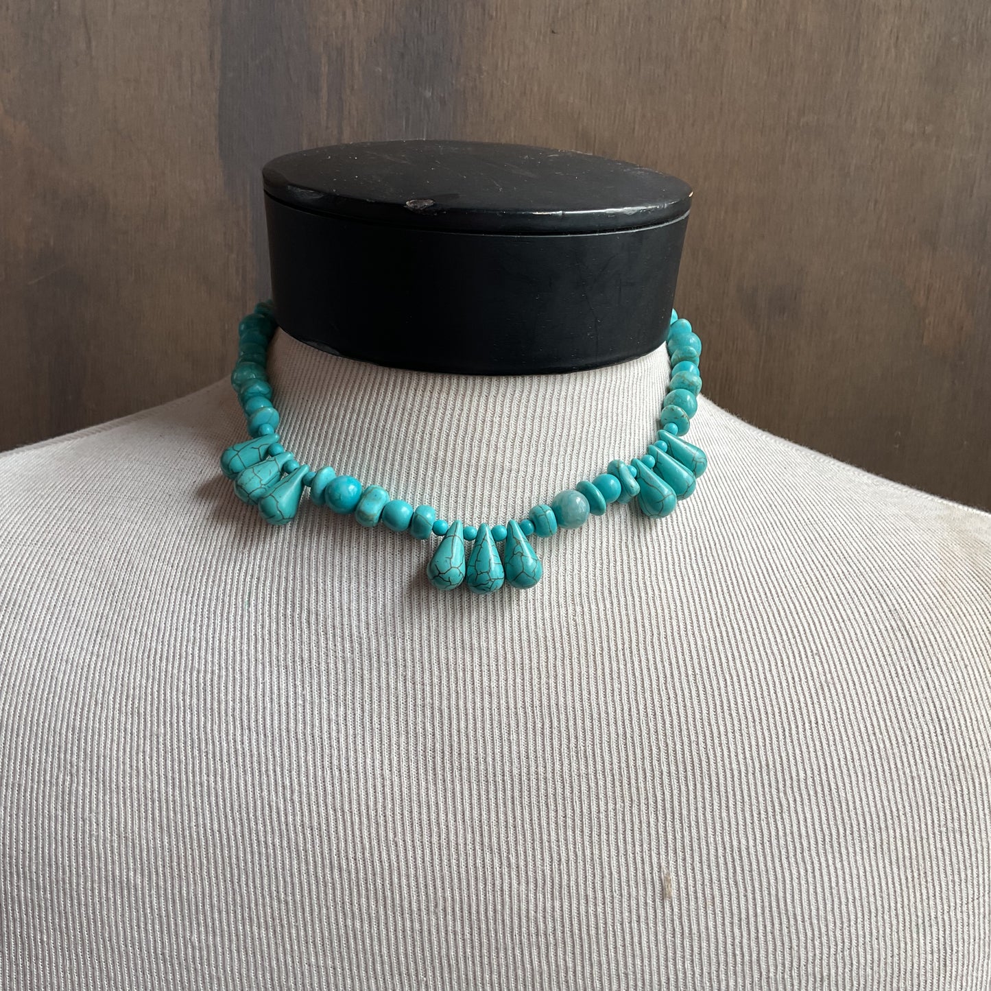 Dyed Howlite Drop Bead Necklace