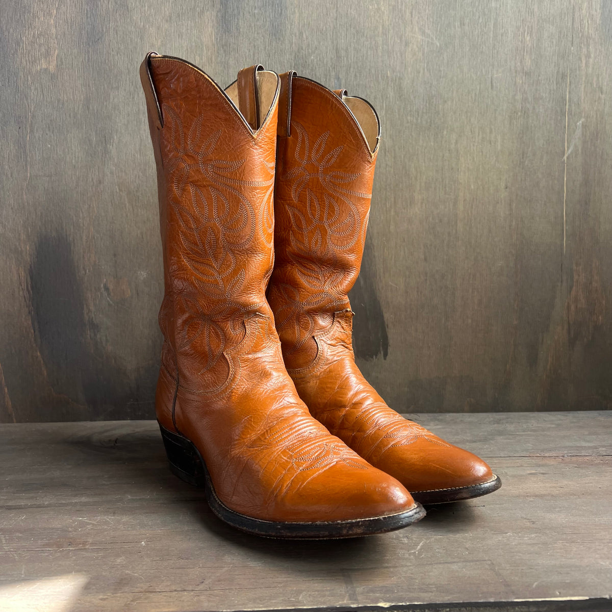 Justin Tan Leather Cowboy Boots – The Shop Outpost display picture 1