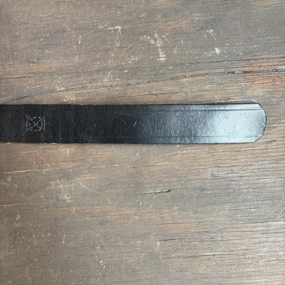 Black Leather Flat-Close Belt