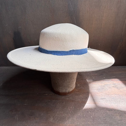 Vintage Lady Stetson Cream Wool Hat